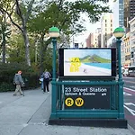 Chelsea Studio W Elevator Wd Nr Flatiron Nyc-1225